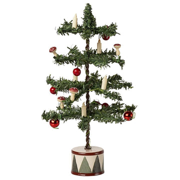 Kerstboom met kaarsen voor muizen