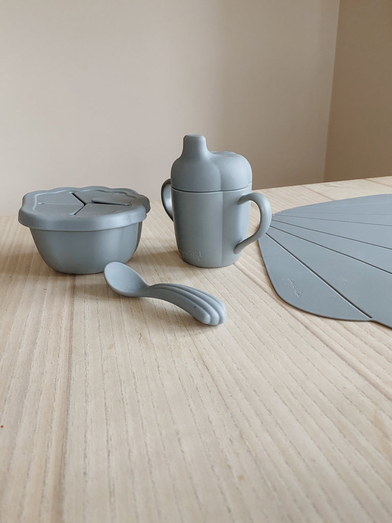 Geschirrset aus Silikon Clam - Light blue - Konges Slojd