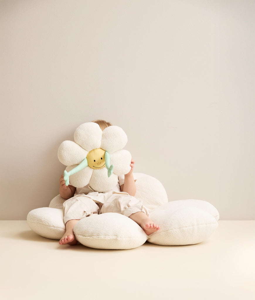 Cheerful flower cushion - Kid's Concept 