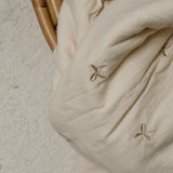 Quilted dekentje - Handgeborduurd met klavertjes